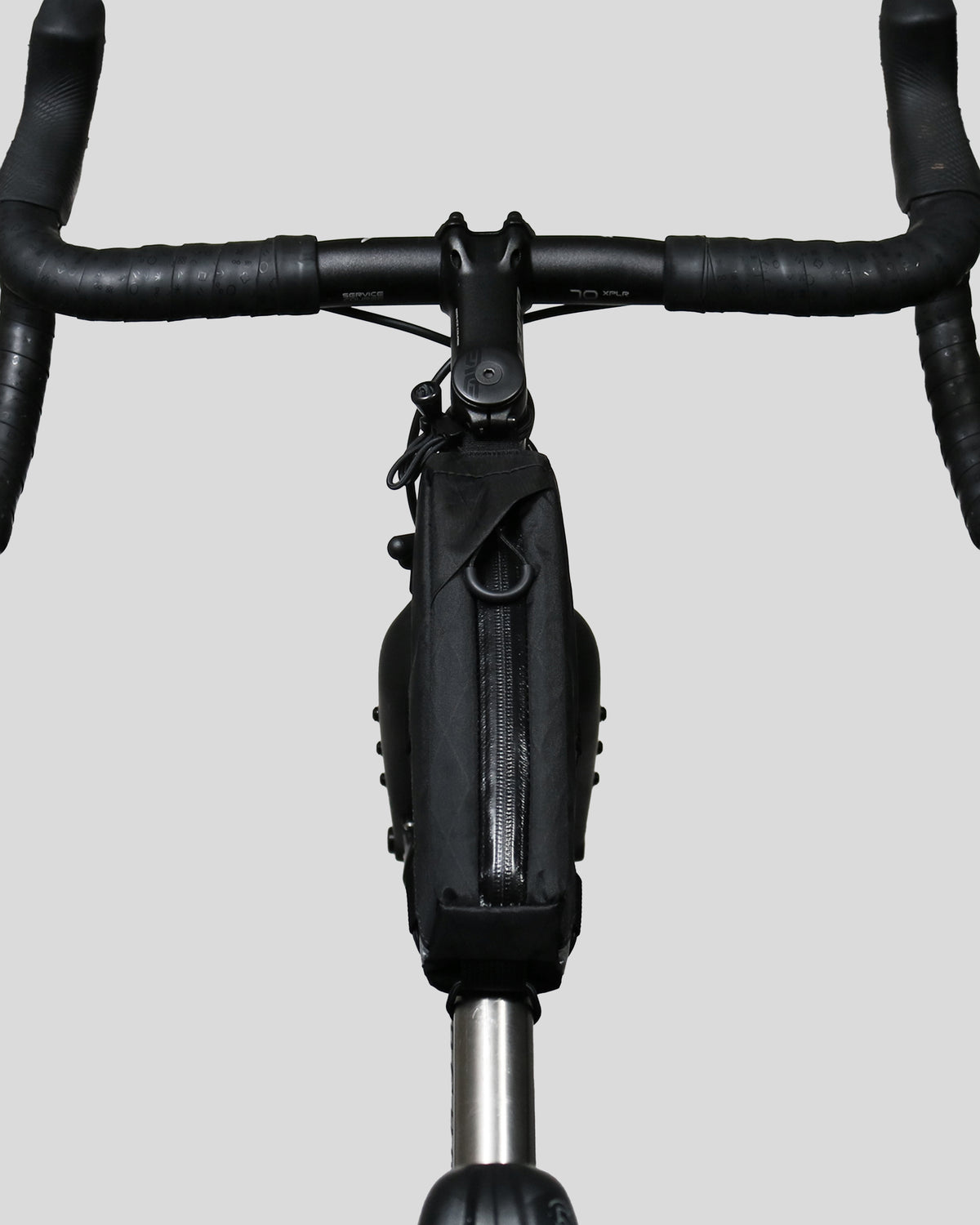 Skingrowsback transcend racing series hot dog racing top tube bag dyneema on a gravel bike