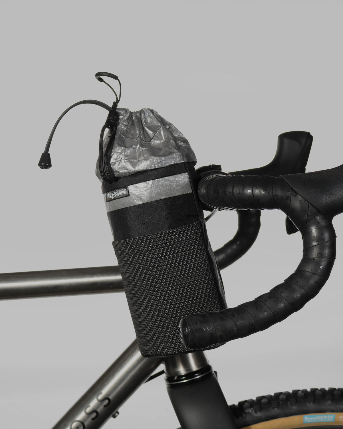 skingrowsback sector racing stem bag dyneema on a grey background