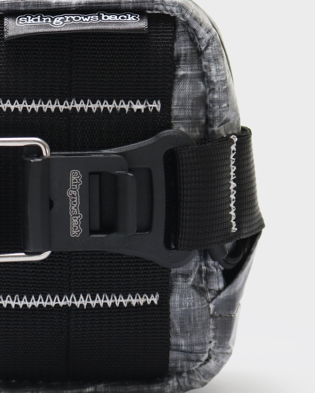 skingrowsback plan b micron saddle bag dyneema black against a white background
