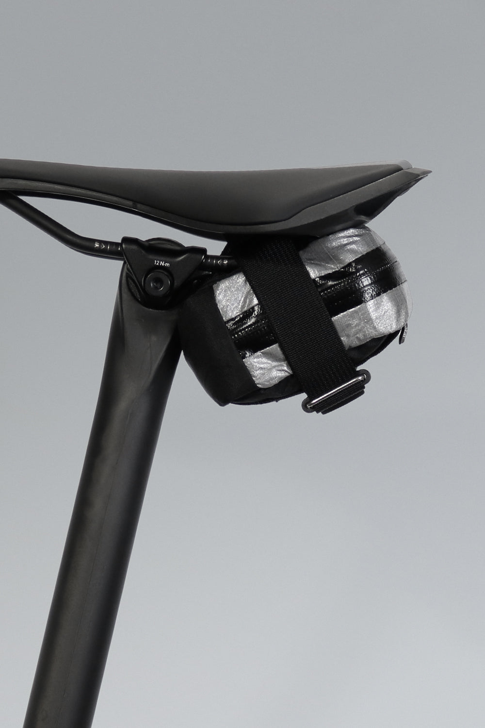 skingrowsback plan b micron racing saddle bag black gravel bike dyneema