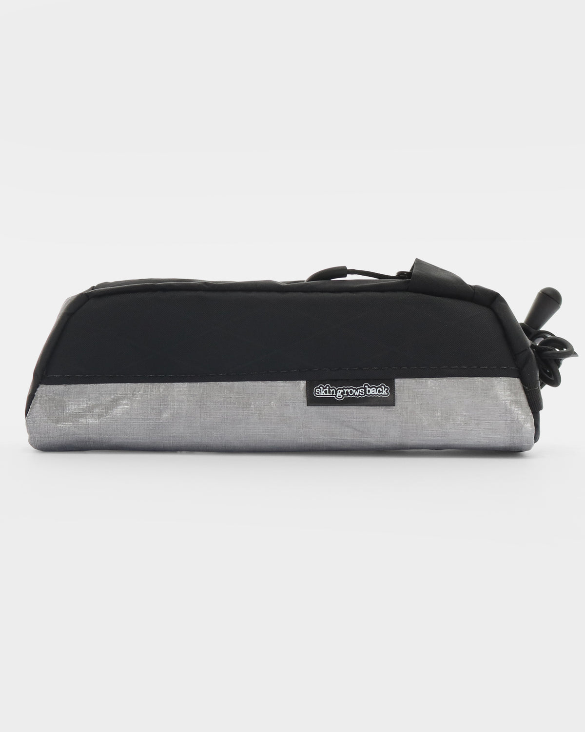 Skingrowsback Shortie Racing top tube bag bolt on black xpac vx21 silver dyneema on a white background