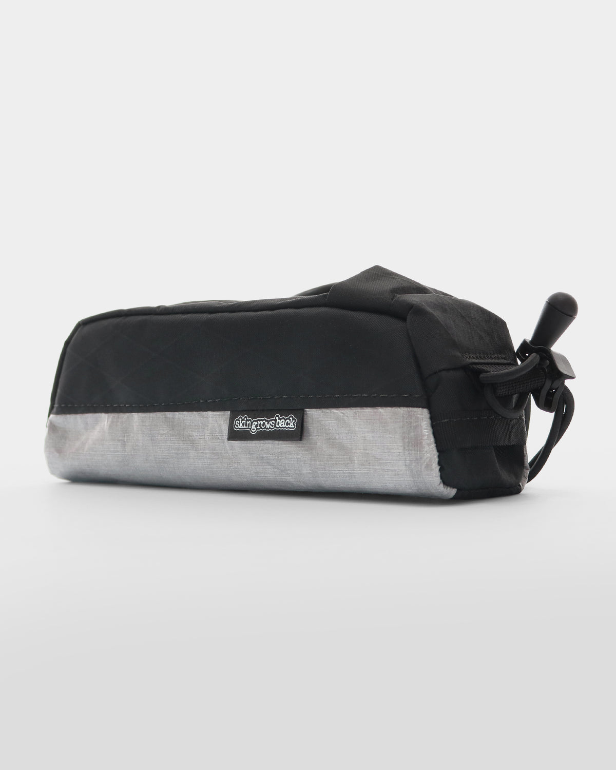 Skingrowsback Shortie Racing top tube bag bolt on black xpac vx21 silver dyneema on a white background