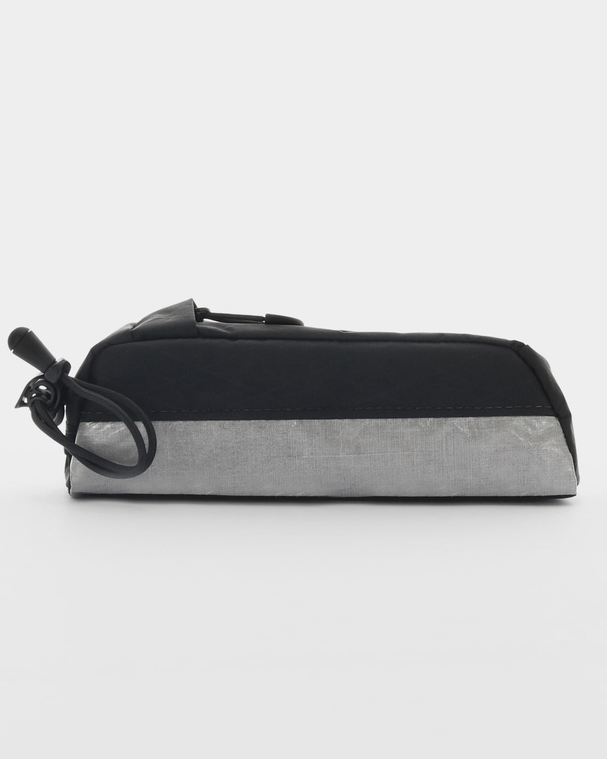 Skingrowsback Shortie Racing top tube bag bolt on black xpac vx21 silver dyneema on a white background